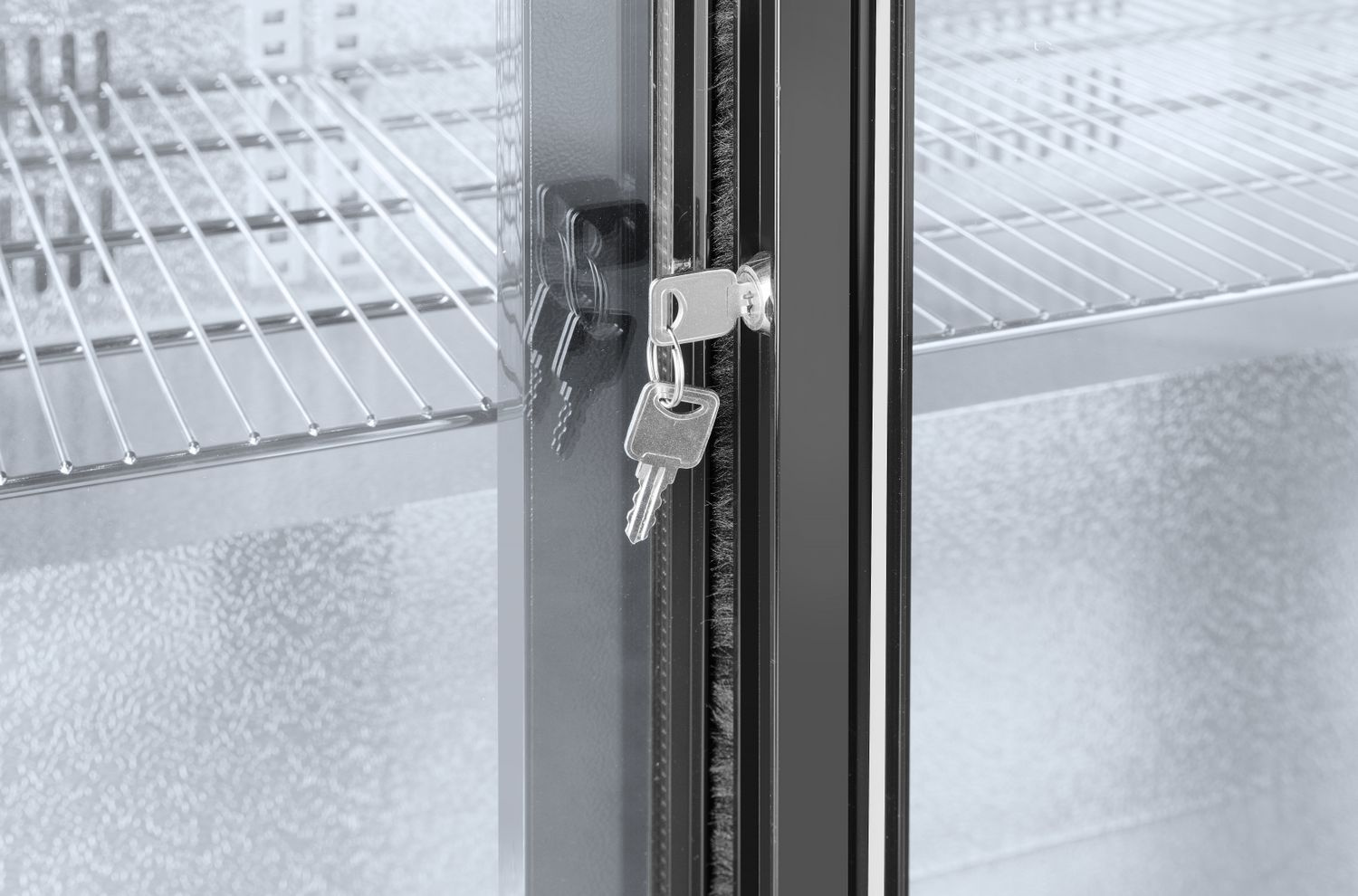 3 ajtós italhűtő bárhűtőszekrény 338 l, alumínium, fekete, 2-10°C | ARKTIC 235836