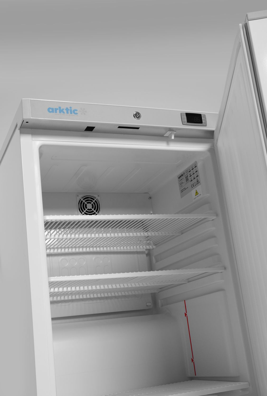 Hűtőszekrény, lakkozott, Budget Line 200 l, statikus hűtés, műanyag belső tér | HENDI 236000