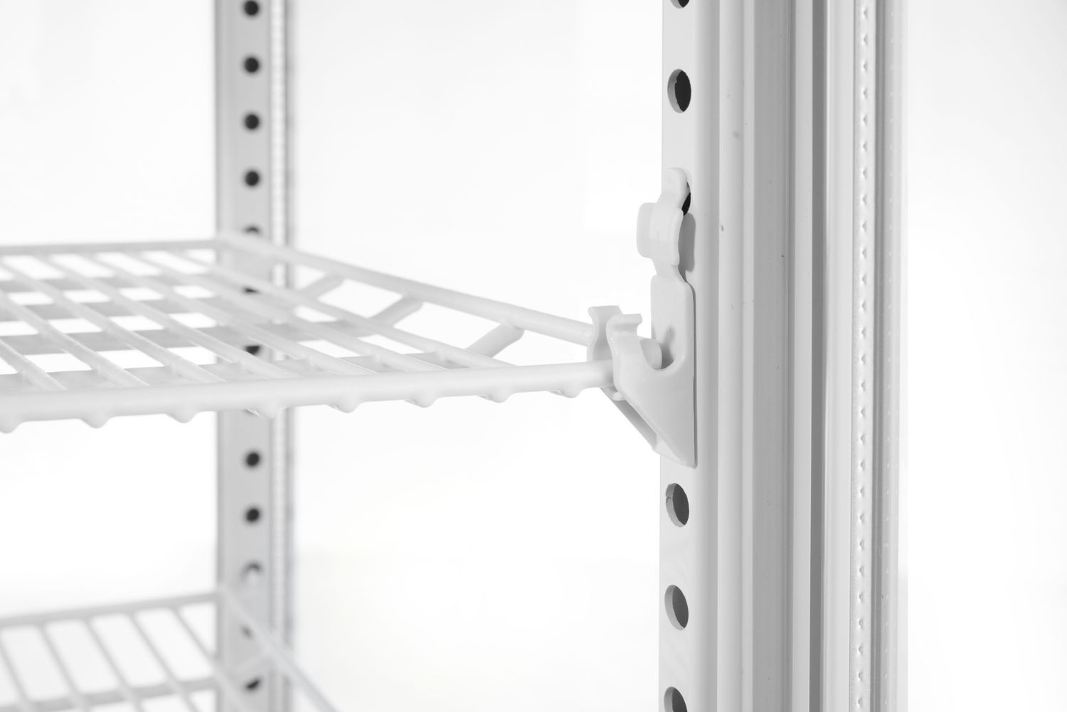 Hűtővitrin 58 l, fehér, LED, automatikus leolvasztás, 45,2x40,6x81,6 cm | HENDI 233610