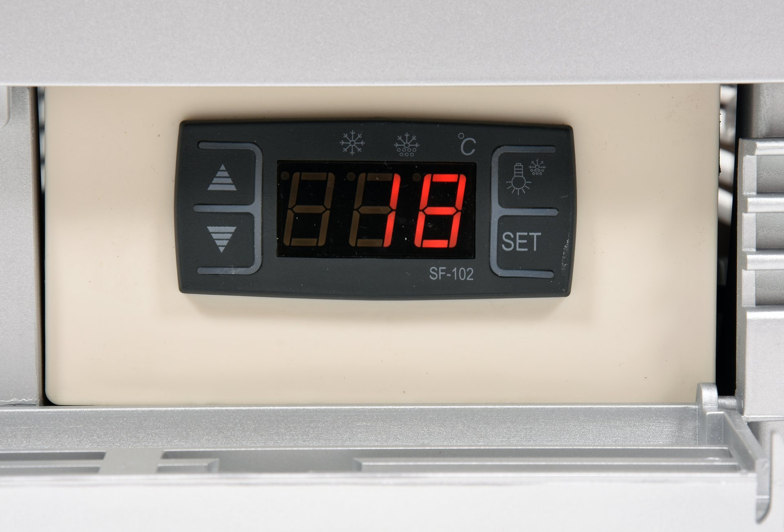Hűtővitrin 78 l ezüst | YATO YG-05057