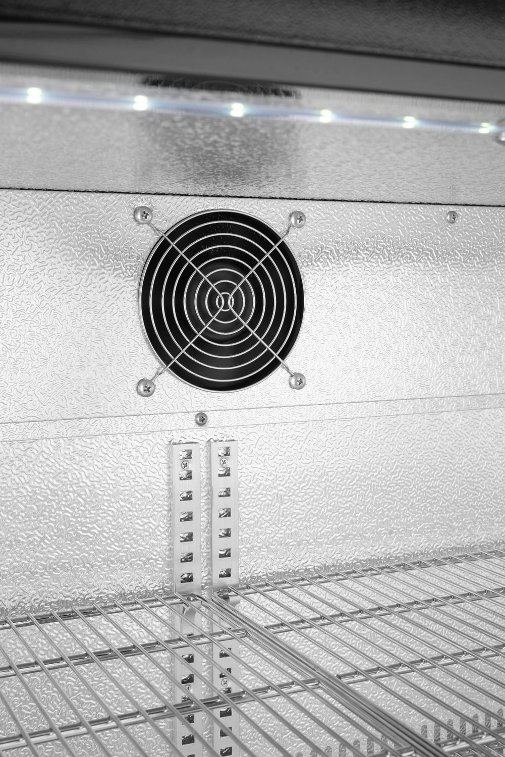 Italhűtő italokhoz 228 l, alumínium, fekete, 2–10°C | HENDI 235829