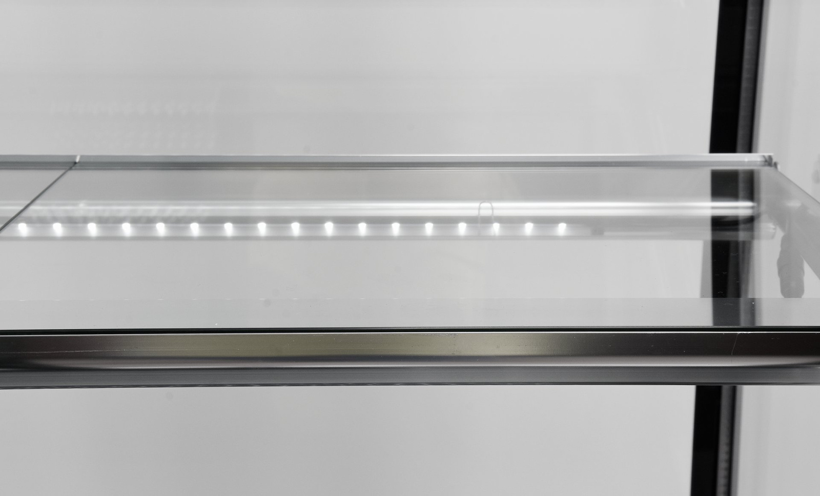 Hűtött bemutatóvitrin fekete 400 l | YATO YG-05045