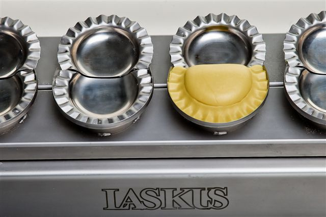 Pierogikinyomó, kézi 6 állású pierogikészítő 3/4 lap | LASKUS 099D1A