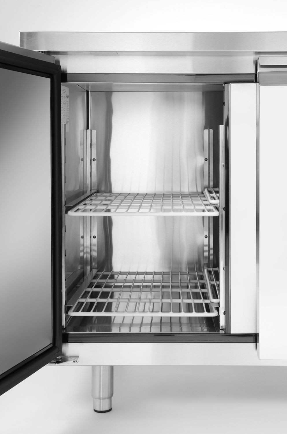 Fagyasztóasztal 2 ajtós, 215 l, 136x70x85 cm, -18 és -22°C között, 0.3 kW | ARKTIC 232064
