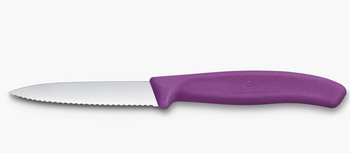Zöldség- és gyümölcskés Swiss Classic, recés pengével, lila, pengehossz 8 cm | VICTORINOX 6.7635.C1